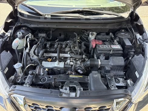 Used 2020 Nissan Kicks SR w/ SR Premium Package FWD image 35