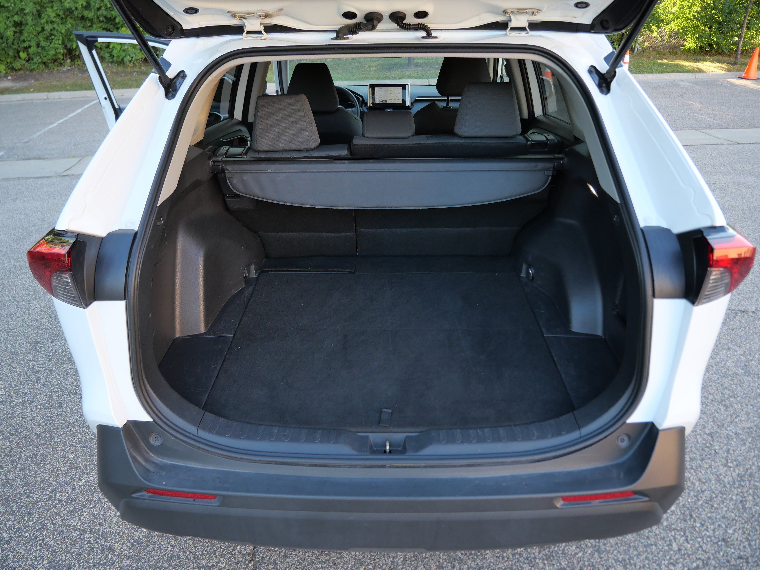 Certified 2025 Toyota RAV4 XLE AWD/4WD image 18