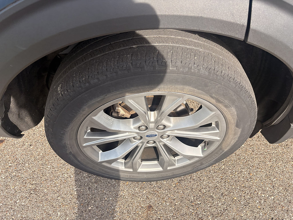 Used 2021 Ford Explorer XLT w/ Equipment Group 202A AWD/4WD image 11
