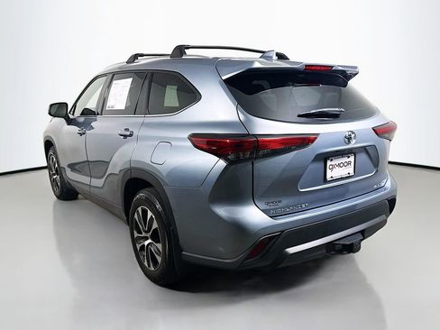 Certified 2021 Toyota Highlander XLE AWD/4WD image 5
