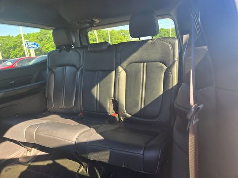 Used 2022 Jeep Wagoneer Series II AWD/4WD image 9