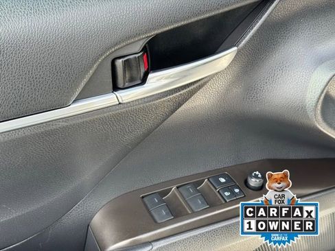 Used 2021 Toyota Camry SE image 68