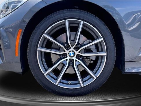 Used 2019 BMW 330i Sedan w/ Premium Package RWD image 9