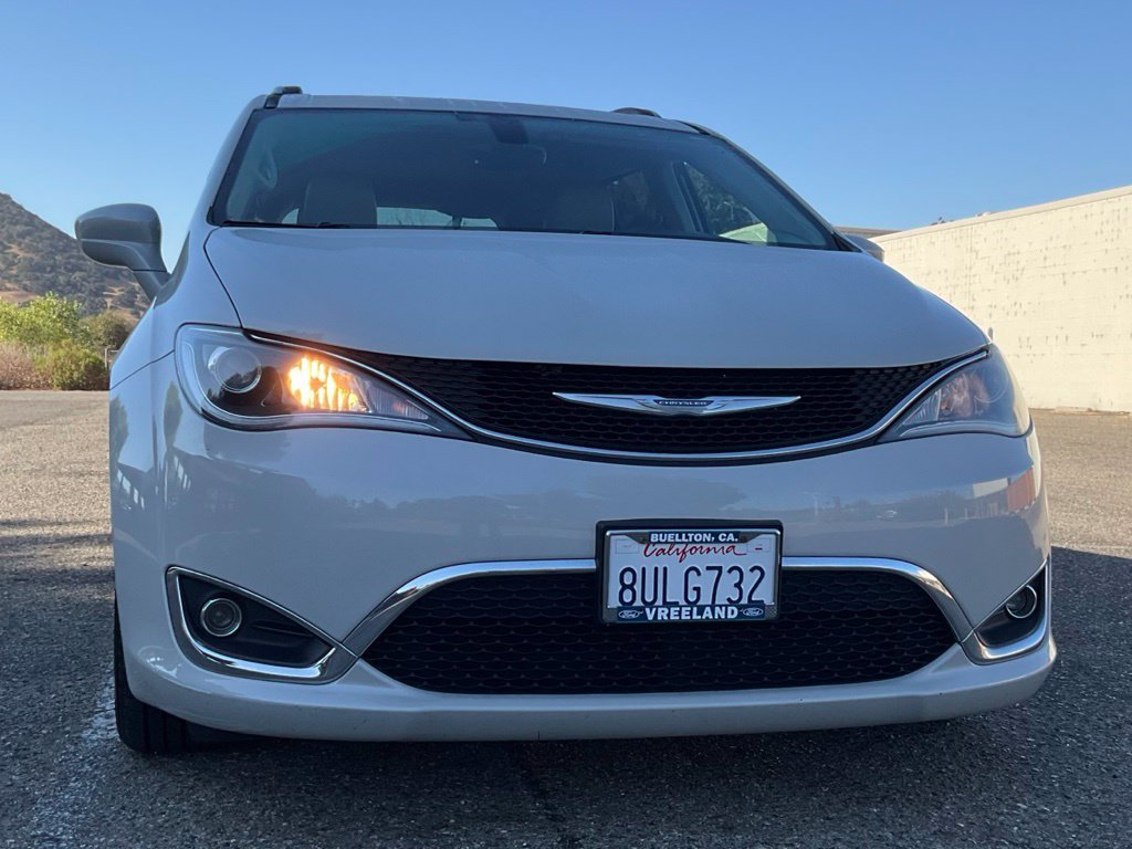 Used 2017 Chrysler Pacifica Touring-L Plus FWD image 46
