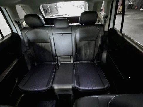Used 2022 Volkswagen Tiguan SE AWD/4WD image 21