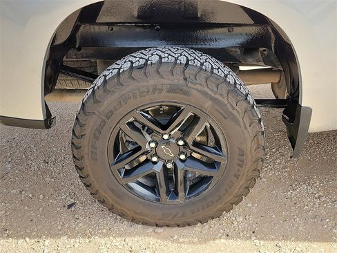 Used 2021 Chevrolet Silverado 1500 Custom Trail Boss w/ LPO, Dark Essentials Package image 14