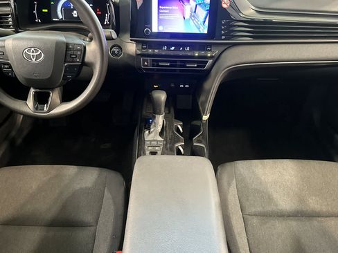 Used 2025 Toyota Camry LE FWD image 4