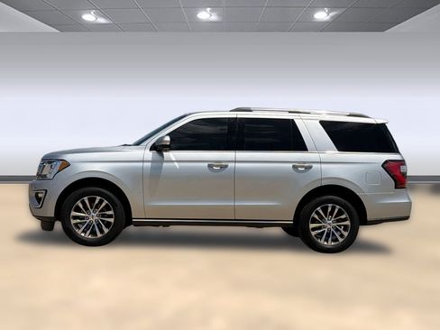 Used 2018 Ford Expedition Limited w/ Equipment Group 301A RWD image 2