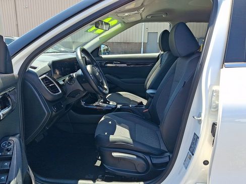 Certified 2024 Kia Seltos X-Line AWD/4WD image 3