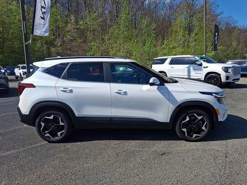 Used 2024 Kia Seltos EX AWD/4WD image 7