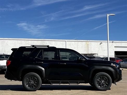 New 2026 Toyota 4Runner SR5 image 3
