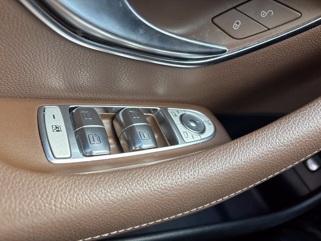 Used 2018 Mercedes-Benz E 400 4MATIC Sedan image 20