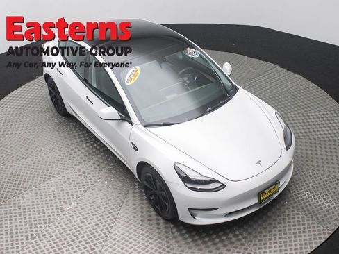 Used 2023 Tesla Model 3 Standard Range image 3