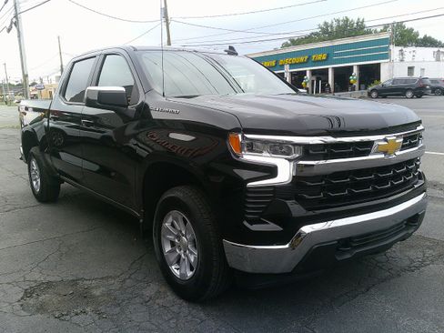 Used 2026 Chevrolet Silverado 1500 LT AWD/4WD image 11