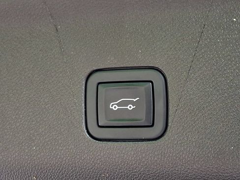 Certified 2021 GMC Yukon SLT w/ SLT Premium Package AWD/4WD image 33