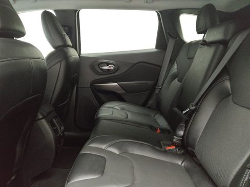 Used 2022 Jeep Cherokee Limited image 18