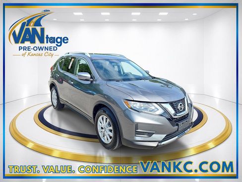 Used 2017 Nissan Rogue SV FWD image 3