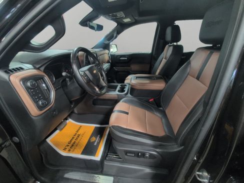 Used 2020 Chevrolet Silverado 1500 High Country w/ Technology Package AWD/4WD image 9