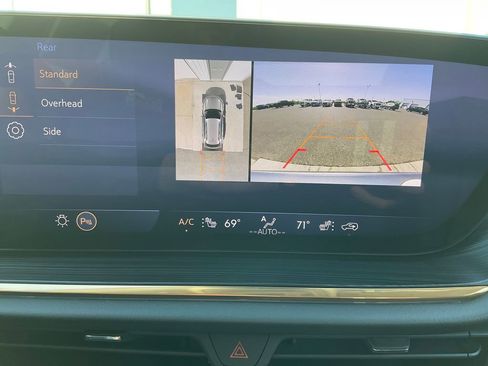Used 2025 Buick Envision Avenir AWD/4WD image 14