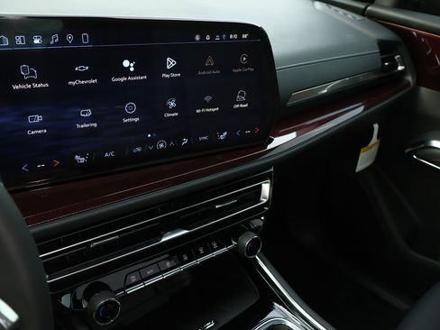 New 2026 Chevrolet Traverse Z71 w/ LPO, Floor Liner Package AWD/4WD image 18