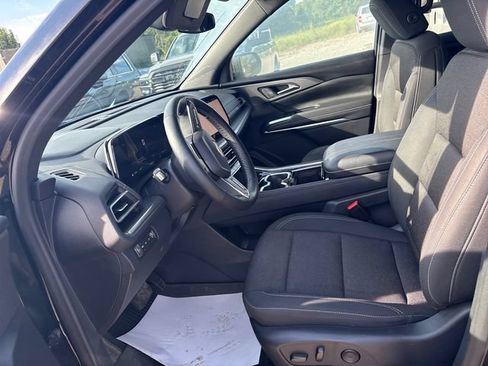 Used 2024 Chevrolet Traverse LT AWD/4WD image 8