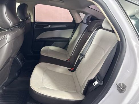 Used 2019 Ford Fusion SE w/ Equipment Group 151A FWD image 24