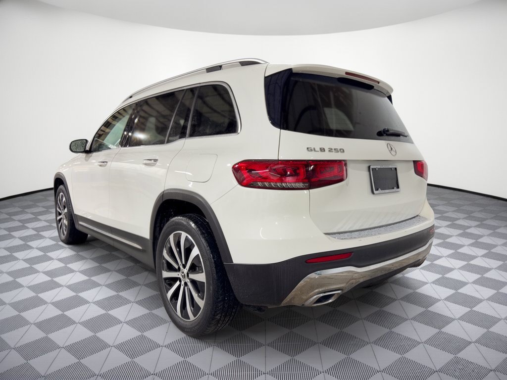 Used 2021 Mercedes-Benz GLB 250 image 3