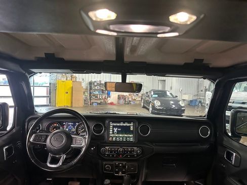 Used 2023 Jeep Wrangler Unlimited Sahara w/ Dual Top Group AWD/4WD image 26