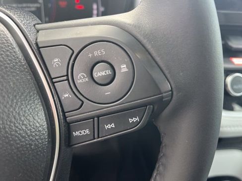 Used 2025 Toyota Corolla SE image 17