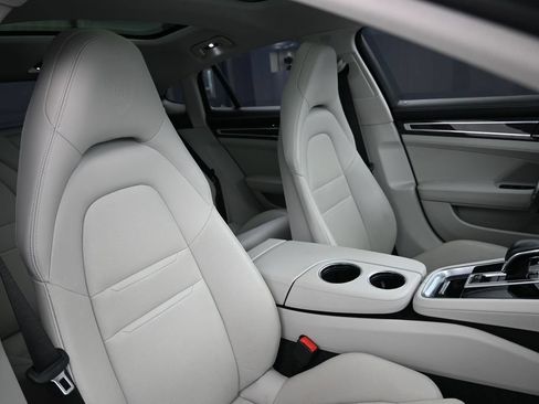 Certified 2023 Porsche Panamera Platinum Edition RWD image 28