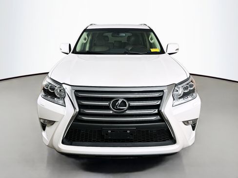 Used 2018 Lexus GX 460 Premium w/ Premium Package image 2