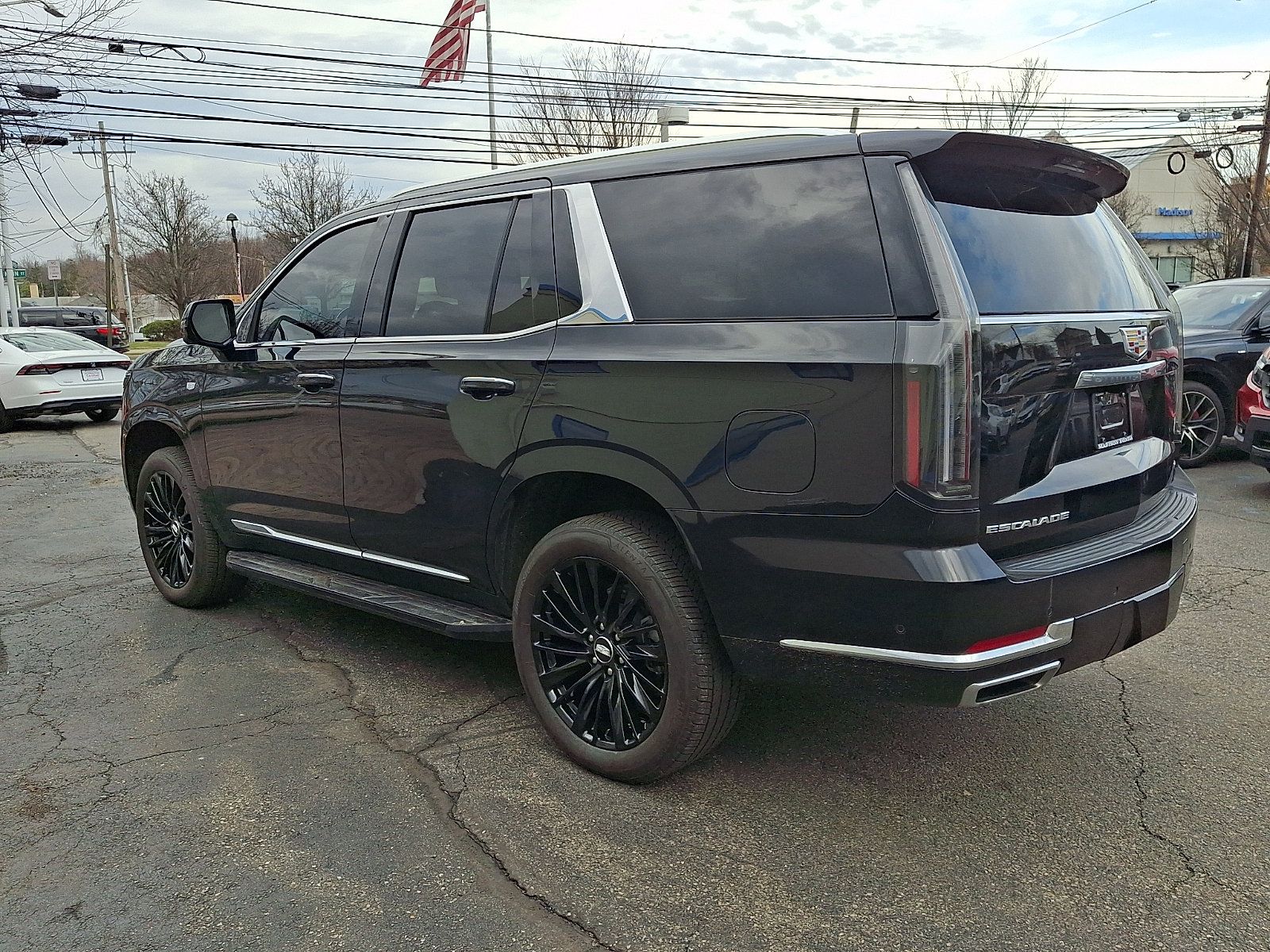 Used 2025 Cadillac Escalade Premium Luxury AWD/4WD image 9
