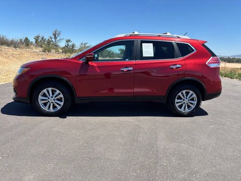 Used 2014 Nissan Rogue SV w/ SV Family Package FWD image 9