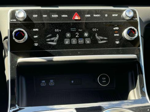 New 2025 Genesis GV80 2.5T Standard image 27