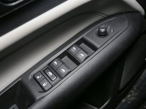 Used 2022 Jeep Compass Limited image 34