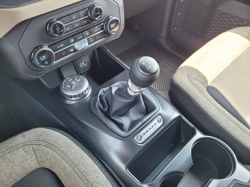 Used 2025 Ford Bronco Big Bend AWD/4WD image 17