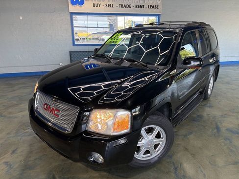 Used 2005 GMC Envoy Denali AWD/4WD image 1