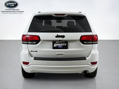 Used 2022 Jeep Grand Cherokee Laredo X AWD/4WD image 4
