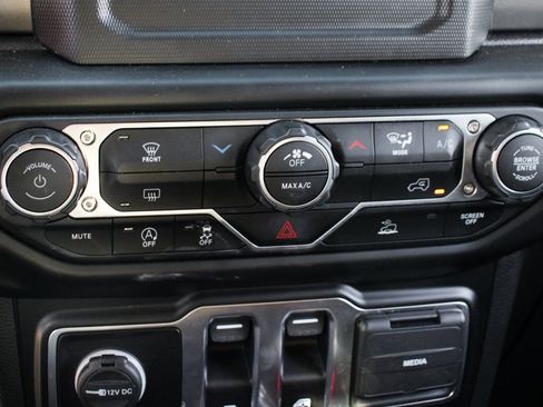 Used 2022 Jeep Wrangler Sport S image 26