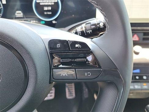 New 2025 Hyundai Elantra SEL image 5