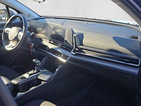 Used 2023 Kia Sportage LX image 22