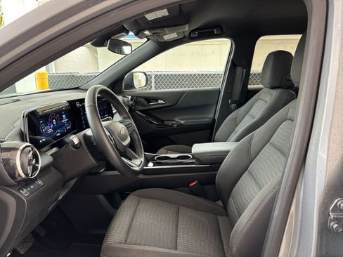 Used 2025 Chevrolet Equinox LT FWD image 28