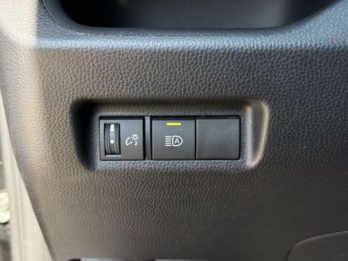 Used 2025 Toyota RAV4 XLE FWD image 24