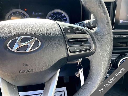Used 2020 Hyundai Venue SEL FWD image 16
