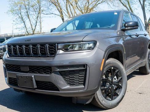 New 2026 Jeep Grand Cherokee Altitude AWD/4WD image 1