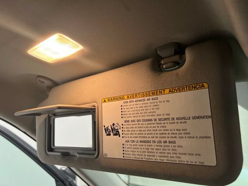 Used 2025 Toyota Highlander XLE FWD image 80