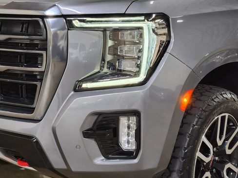 Used 2021 GMC Yukon XL AT4 w/ AT4 Premium Plus Package AWD/4WD image 14