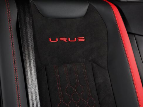 Used 2023 Lamborghini Urus S image 45