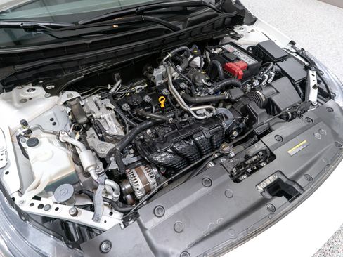 Used 2024 Nissan Altima 2.5 SR FWD image 29