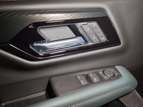 New 2026 GMC Yukon XL AT4 w/ AT4 Premium Plus Package AWD/4WD image 16